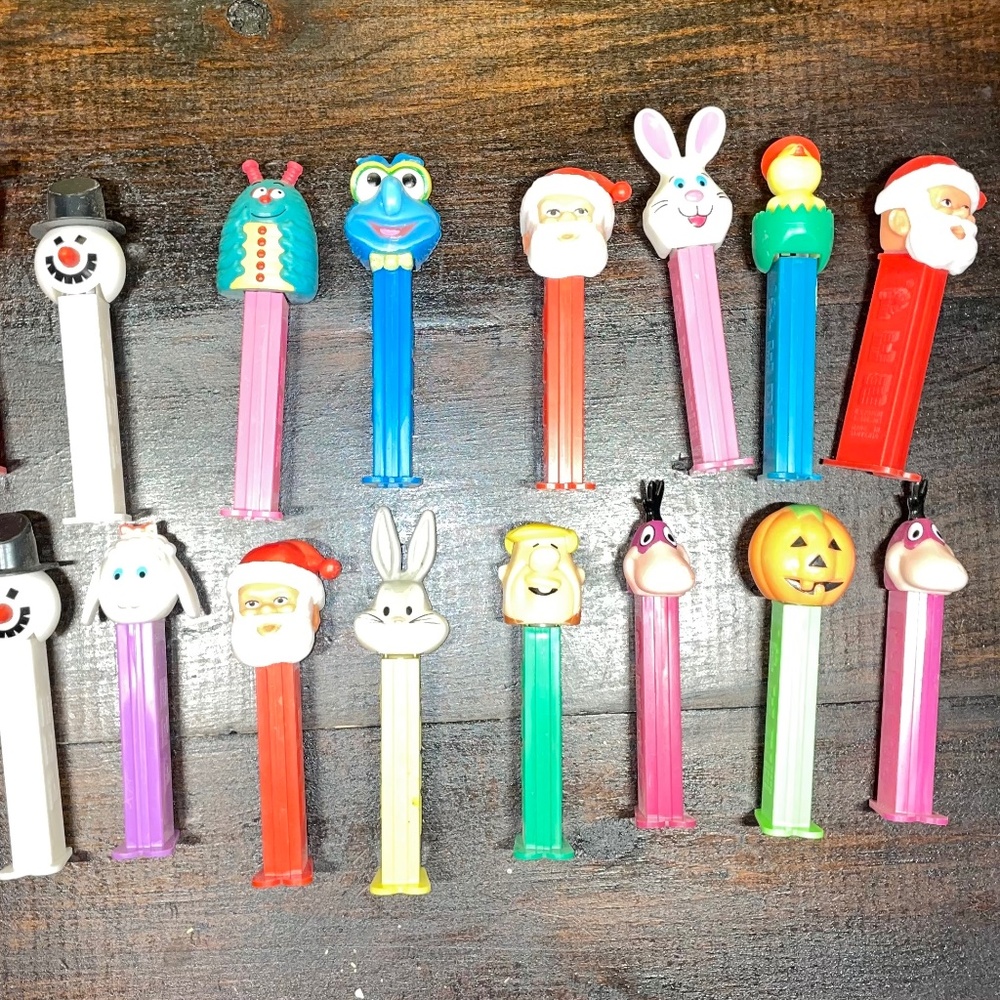18 Vintage Mixed Pez Dispensers Muppets Santa Dino‎ Barney Gonzo Santa Lamb